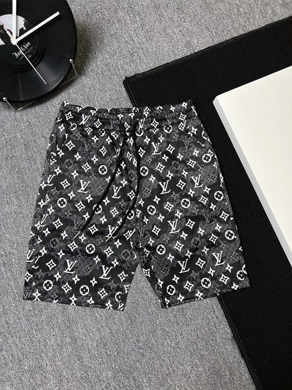 ブランドハーフパンツ正面デザイン